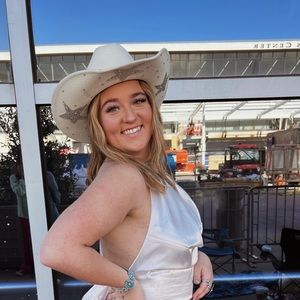 Meet your Posher, Jenna